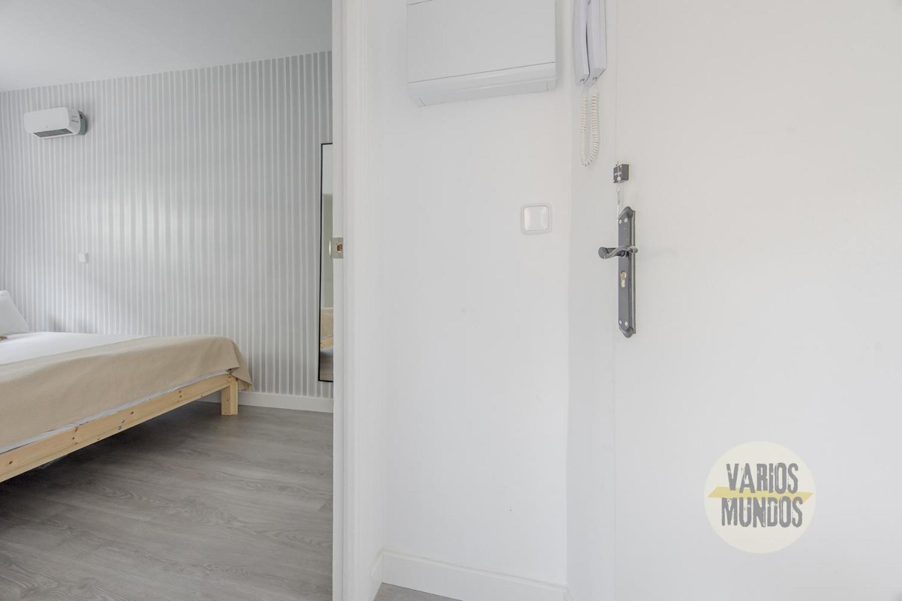 Atico Calle Silva Para 3Pax Con Terraza Esquina Con Gran Via E2 Madrid Exterior photo